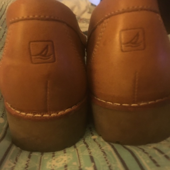 - Practically NEW Women’s Sperry loafers -size 6 1/2. Authentic Leather. - Picture 3 of 4